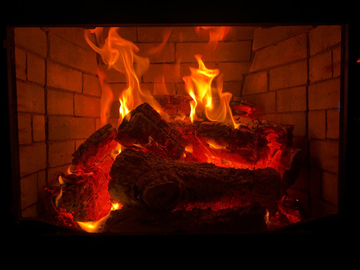 BenTheWatchman's tweet photo. #fireplace https://t.co/kw8qCUaP6W