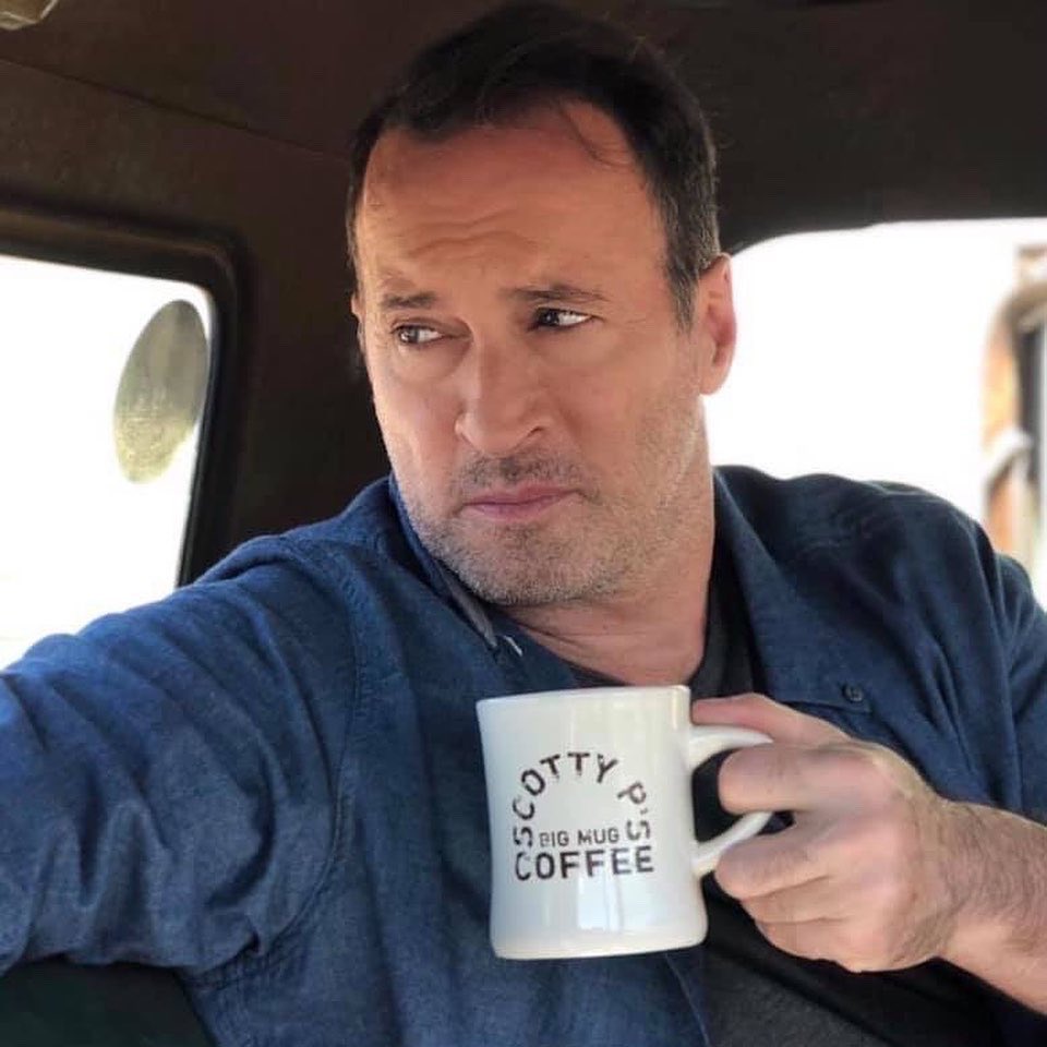 ScottyPsBigMug's tweet photo. Incredibly proud to cobrand with #WarnerBros!
☕️
#LukesDiner, #DragonflyInn, & #StarsHollow @GilmoreGirls blends available EXCLUSIVELY at @wbtourhollywood Studio Store!
☕️
Details: https://t.co/GC1sBx2Ss4 🧢@ScottGPatterson
☕️
#GilmoreGirls #lukedanes #starshollow #dragonflyinn https://t.co/aBeqy1kOIz