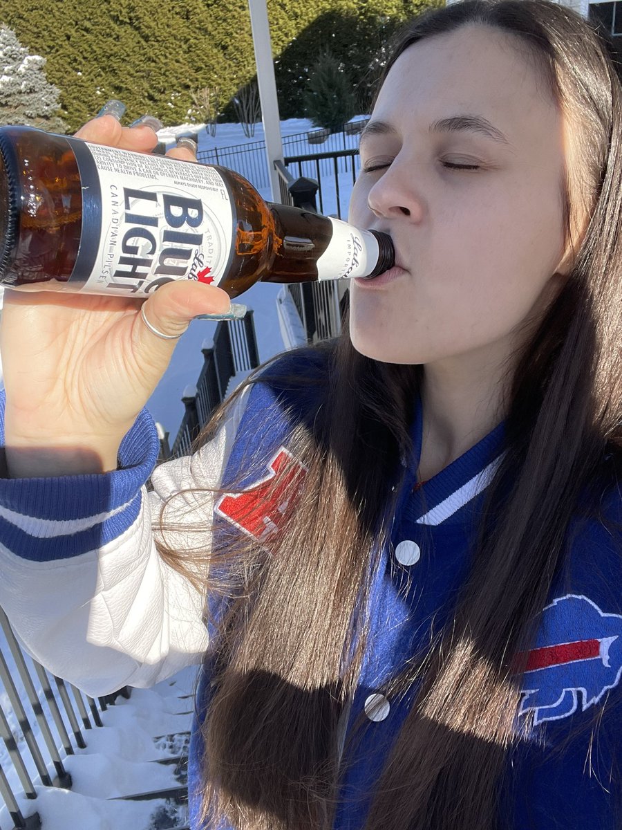 heathsloats's tweet image. #replychug