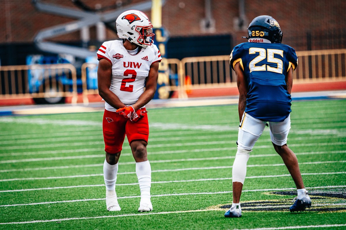 🚨2024 @CGSAllStar Player Spotlight ➡️ WR @cjhardy3 of @UIWFootball ☑️ 2023 ➡️ 28 receptions for 302 yards with 4 TD’s ☑️ Career➡️ 129 receptions for 1,679 yards for 15 TD’s #CGS2024