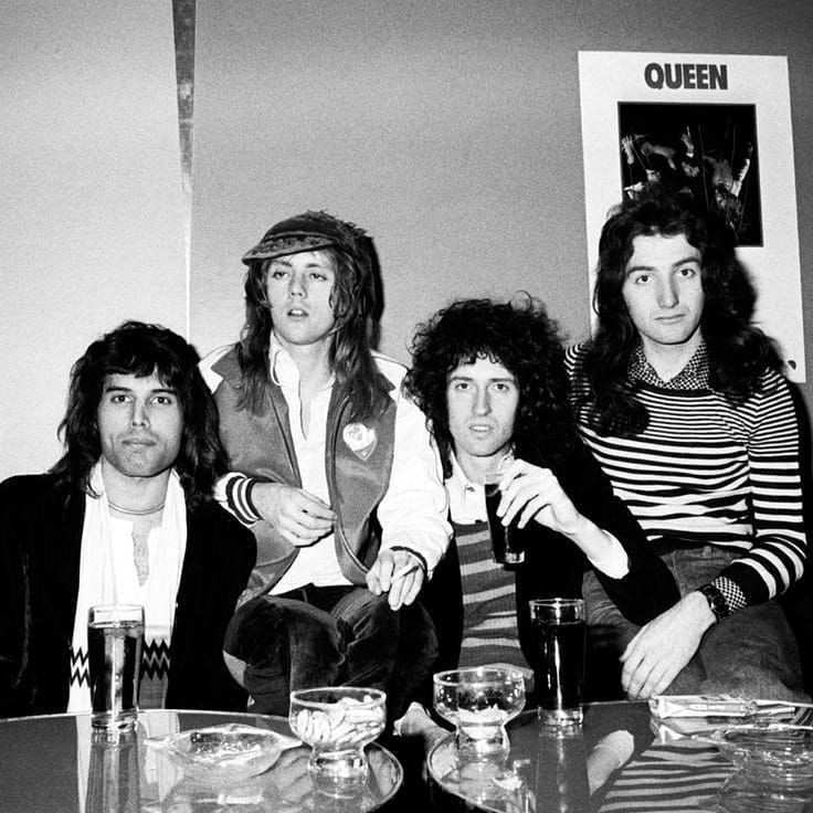 Farrokh_Mercury's tweet photo. #SundayClassic : Queen 1975
Queen at promo lesson for the 1974/75 "Sheer Heart Attack" Tour. - @QueenWillRock
Β©οΈ Queen Productions Ltd https://t.co/gyjZ6YWY8r