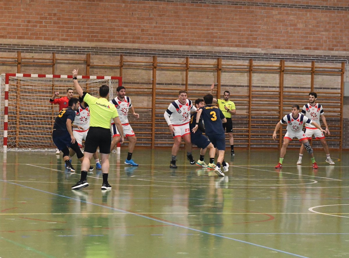 Disfrutando a partes iguales 🤾🏻

#Handball #Referee