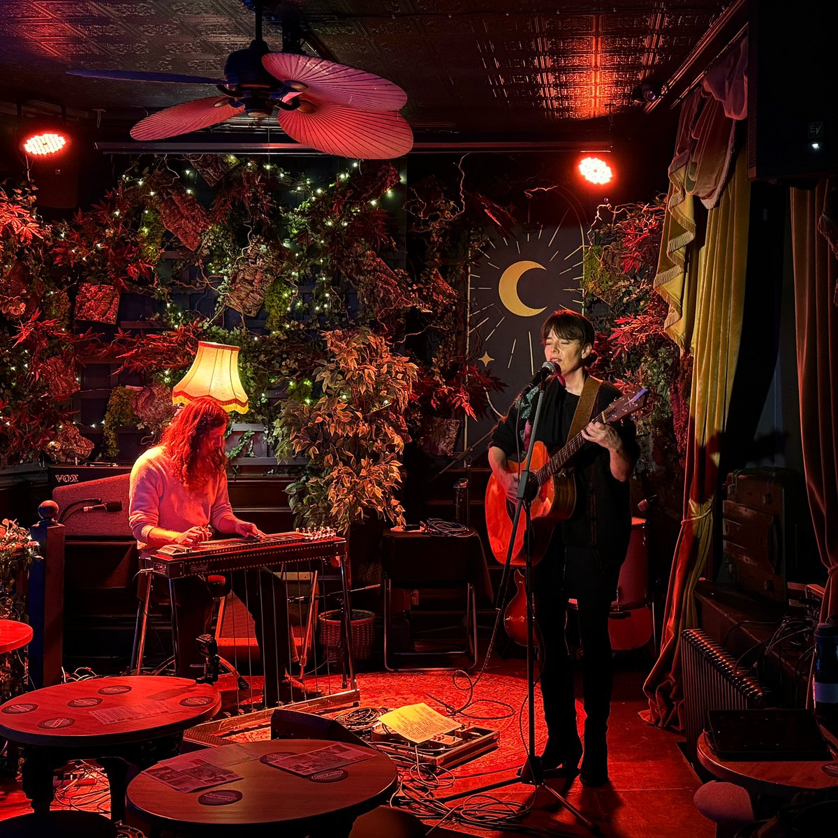 sarahmcquaid's tweet image. So honoured to have the sublime #SylvieLewis as my support act tonight at @folkloresession @folklorerooms #Brighton! Here she is #soundchecking, w/#JoeHarveyWhyte on #pedalsteel. Beautiful stuff! So looking forward to their set! sarahmcquaid.com/tour #livemusic
