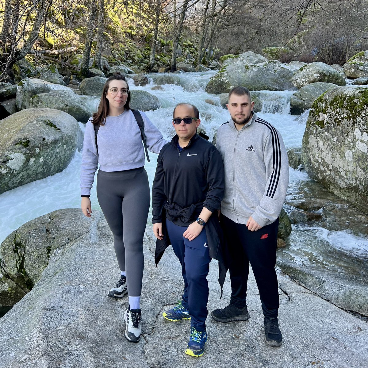 ndresmanzanor's tweet photo. Entre risas, senderos y paisajes increíbles hemos pasado una jornada inolvidable explorando los pilones y Hervás con amigos. 🏞️👣 #RutaSenderista #extremaduraturismo https://t.co/0TyiGtfPcS