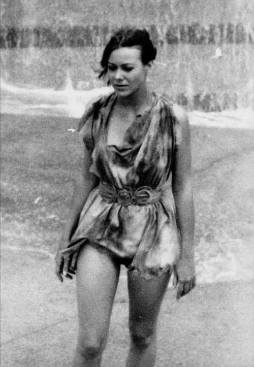 BobaFettANHSE's tweet image. #jennyagutter #logansrun 1976 🎥