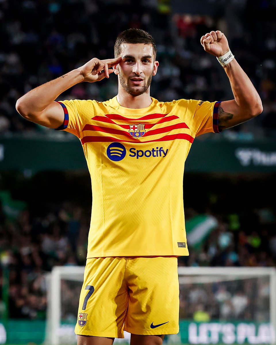 its_sports_time's tweet photo. 🎯 Magic in Motion: Ferran Torres' Hat-Trick Buries Real Betis!
⚽️🎩 Tell us your thoughts on Torres' jaw-dropping performance! 💬
🔄 #BarcelonaMagic https://t.co/XBz6gkXUgC