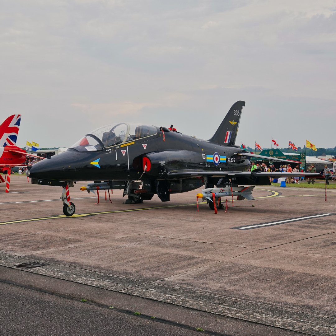 Michaelflying28's tweet photo. Royal Air Force Hawk T.1A XX335 on static display at the 2023 RAF Cosford Air Show 11.6.23.
#rafcosford #rafcosfordairshow #cosfordairshow #cosfordairshow2023 #cosford2023 #raf #royalairforce #hawk #baehawkt1 #baehawk #rafhawk #hawkt1 #baehawkt1a #hawkt1a #baesystemshawk https://t.co/xdNDtxb8s5