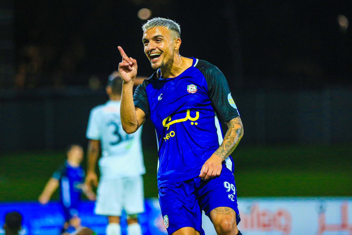 📊 | أكثر اللاعبين مساهمة في تسجيل الأهداف مع نادي #الخلود في الدور الأول من دوري يلو :

• 🇮🇶 أحمد ياسين "10 أهداف" ⚽️6 🎯4
• 🇦🇷 ماريانو فاسكيز "8 أهداف" ⚽️4 🎯4
• 🇧🇷 آرثر ريزيندي "8 أهداف" ⚽️4 🎯4
• 🇸🇦 محمد صوعان "4 أهداف" ⚽️2 🎯2
• 🇸🇦 سعود الراشد "4 أهداف" ⚽️2 🎯2
