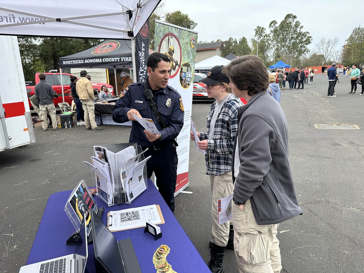 JOB SEEKERS 🚨 Join us Tuesday at the North Bay Job Fair in Santa Rosa to learn about career paths and current openings with <a href="/CAL_FIRE/">CAL FIRE</a>.

🗓️ Tuesday, Jan. 23 | 2-4:30 pm
📍 Luther Burbank Center for the Arts, Santa Rosa
🔗 sonomamediagroup.com/nbjf/