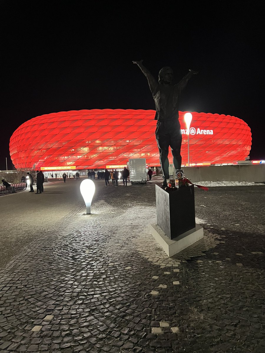 vcatalina96's tweet photo. See you next time, @AllianzArena_! 
#4EverGerd #DankeFranz 🙏🏼 https://t.co/Cy8Qsp4ror