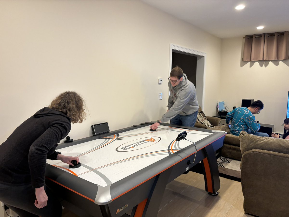HigginsLabHMS's tweet photo. Our post-holiday party was a success with lots of food and gaming! https://t.co/KyLousXqnt