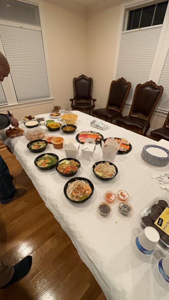 HigginsLabHMS's tweet photo. Our post-holiday party was a success with lots of food and gaming! https://t.co/KyLousXqnt