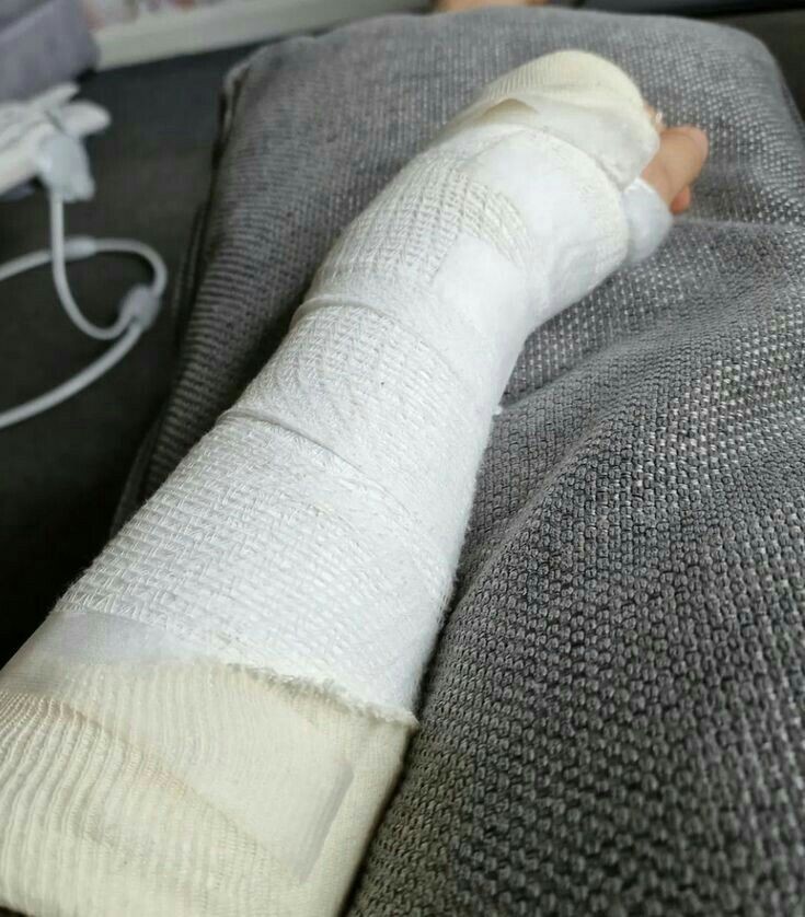 pelo menos eu posso ficar em casa jogando