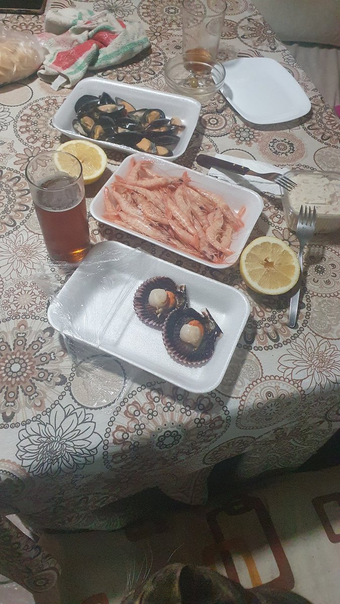 Monk69713457's tweet photo. Dieta mediterránea, las zamburiñas no https://t.co/tvd9wyeB3F