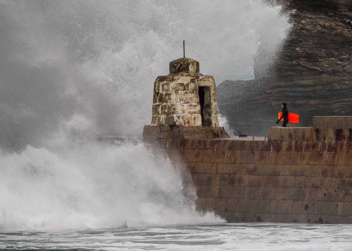 Storm Isha at Portreath, Cornwall.

#StormIsha
#PortreathBeach
#ExtremeWeather
#UKStormWatch
#ForceOfNature
#WeatherPhotography
#StormChasersUK
#NaturesFury
#WindAndWaves
#SevereWeatherAlert
#CornwallCoast
#HighWinds
#StormySeas
#CoastalImpact
#ClimatePhenomenon