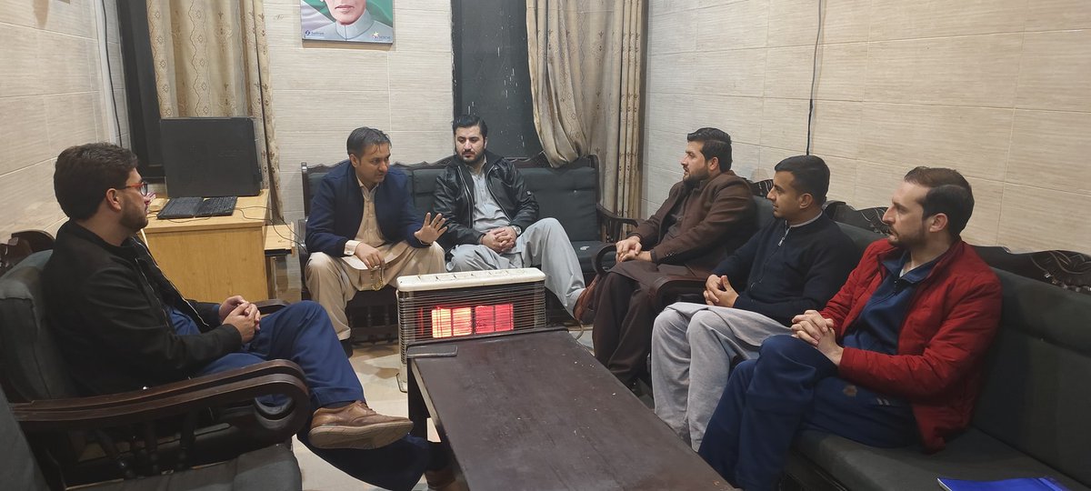 SamidBettani's tweet image. YDA MMC cabinet meeting for tomorrow ward to ward sensitization for upcoming YDA KP strike 
Long live resistance
@ydakp_official @KPChiefMinister 
#InductionforAll #YdarejectFcpsSlotsdecrease