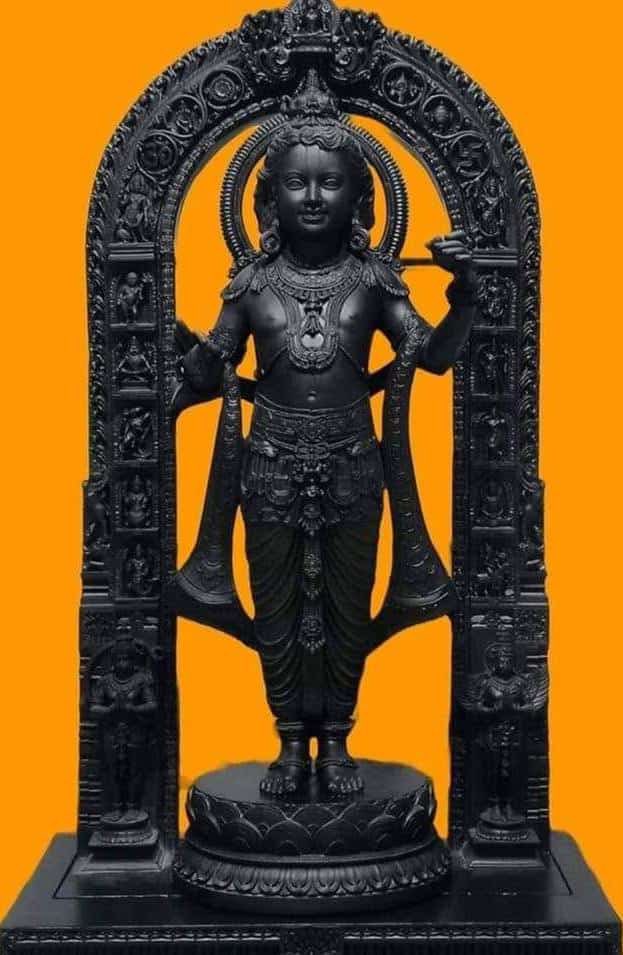 'राम मंदिर की प्राण प्रतिष्ठा के साथ एक लंबे समय के सपने का समापन हो रहा है।यह एकता, श्रद्धा और भक्ति का क्षण है। इस पवित्र क्षण का आप सब आनंद लें।' आप सभी को छोटी दीपावली की हार्दिक शुभकामनाएं। 🪔 कण कण में है श्री राम 🙏 जय श्री राम 🙏🪔