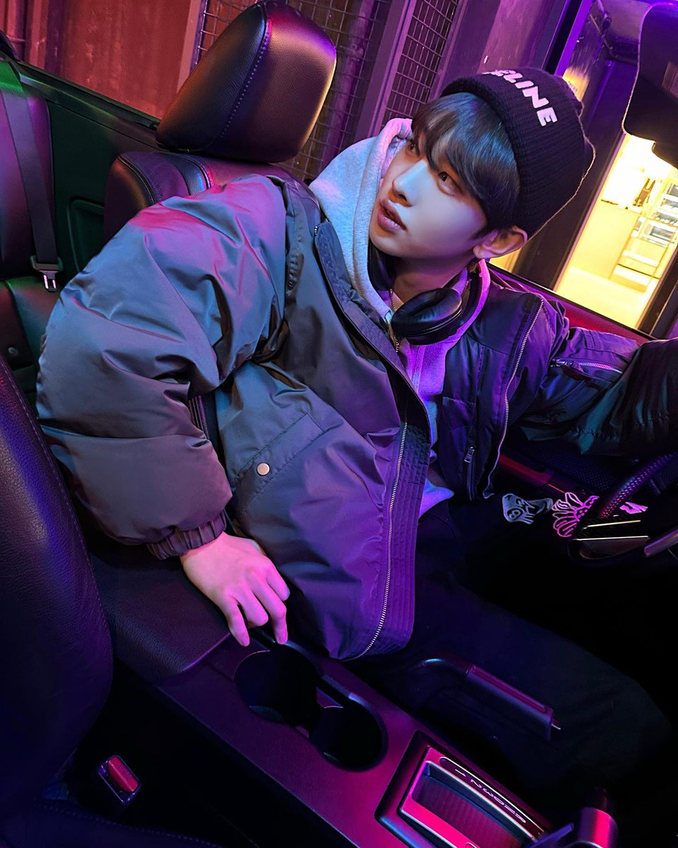 Charming_D_'s tweet photo. ౨ৎ⋆ ˚｡⋆ 𝑓𝑜𝑟 𝐻𝑌𝐸𝑂𝑃 ⋆˚｡⋆ ೀ ˚

선물을 고르며 너를 많이 생각해 볼 수 있다는 것만으로도 좋은 시간이었고, 그렇게 수없이 떠올렸던 것 훨씬 이상으로 예쁘게 입어 줘서 고마워
올해도 함께하자 사랑해 ~ ❤︎

#드리핀 #DRIPPIN #이협 #HYEOP https://t.co/V8BYYwDaUL