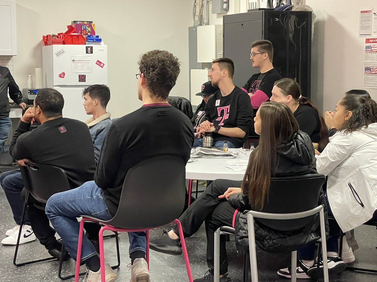 RestmanNOVA's tweet photo. Meeting with the mighty Harrisonburg team! Letโs Gooooo! ๐ฅ๐ฅ @letsgoTMOVa @kc4tmo https://t.co/gLxrWUJETm