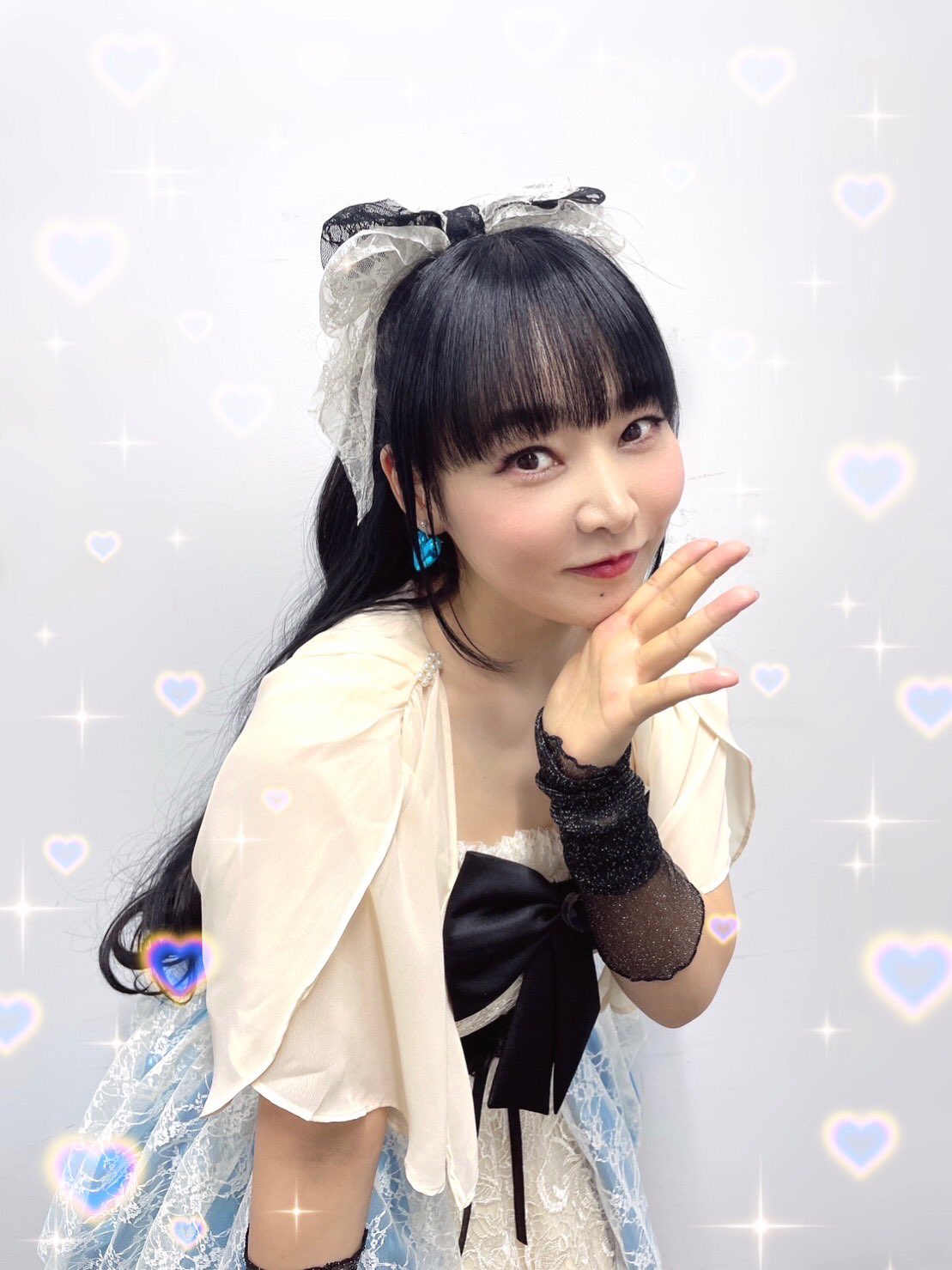 ゆかな 日付変わってしまったけれど、週末、横浜アリーナに来てくださった皆様ありがとうございました！  おうちなどで応援してくださった方もありがとう💕 写真はたくさん撮ったので、また少しずつ公開します♪ まずは メイクさんがハートをいっぱい ...
