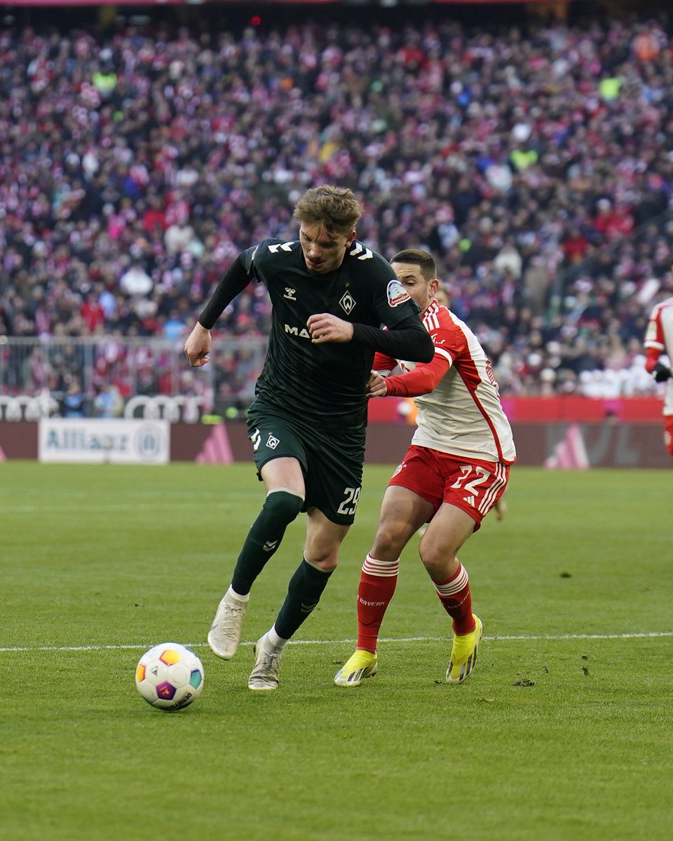 ⏱️ 46. Min Weiter geht´s mit Hälfte zwei!💚 Haut nochmal alles rein, Jungs!💪 ⚽️ #FCBSVW 0:0 | #Werder