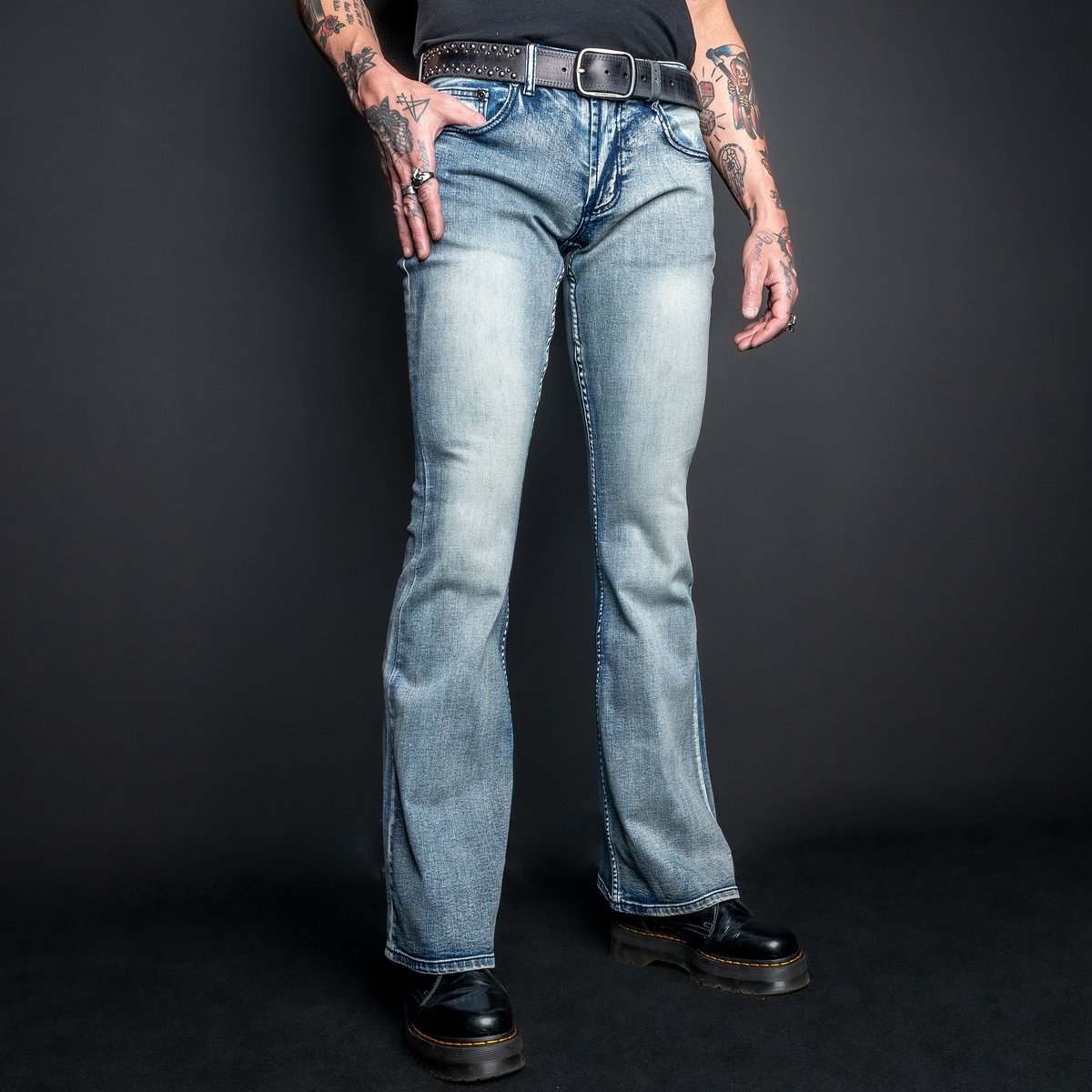 wornstar's tweet photo. Get your hands on the jeans that will become your go-to fashion essential! 👖 🤘
https://t.co/hZlHygVT9h
#wornstar #wornstarclothing #denimessentials #starchaser #flarecutjeans #classicbluedenim #wornintwearout #rocknrollforever https://t.co/pqtYZLTxKt