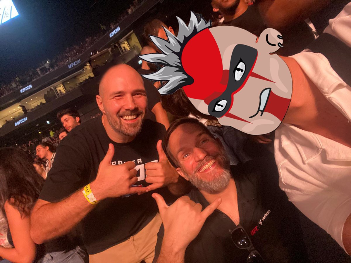 B3TRTRADZE's tweet photo. Happy Sunday Traders!

A great memory from UFC card 294! 

@vechainofficial @ufc 

#Vechain #VeFam 

@frascatizzi @KonderFabio @AztecVe @lenatinado https://t.co/BRl3ylp1W8