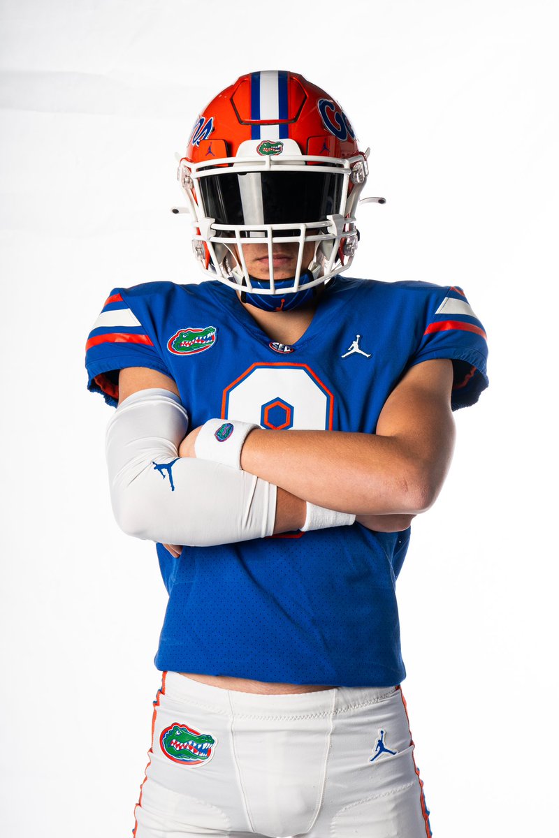 Had a great time @GatorsFB yesterday! Thank you @alextloytty for the invite and taking your time to speak with me, I really enjoyed seeing the facility’s and speaking with all the coaches. @john_sprad @ChilesTDC @Bill31529 @Jake_watkinss @Jason_Higdon @_CoachBTaylor #RKT