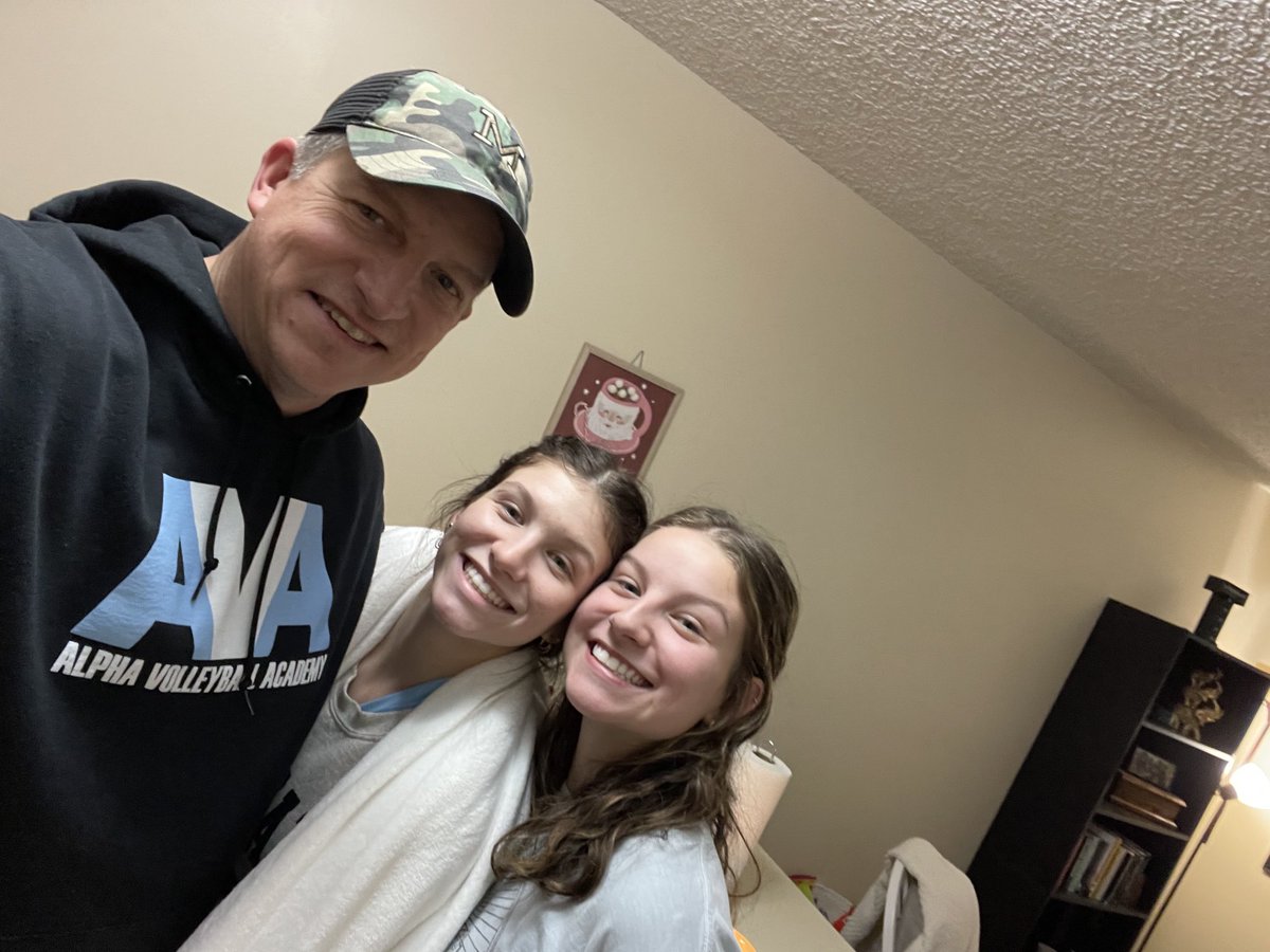 herschdog's tweet image. Had to make a pit stop in Emporia last night on the way home from KC to give Tatum a hug! 💛🖤