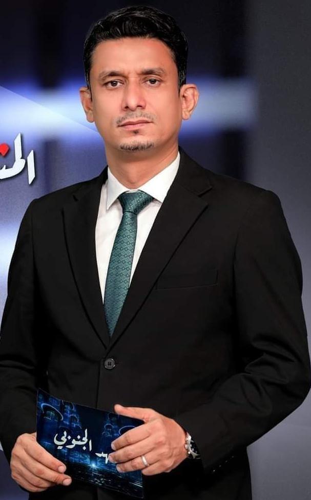 لو لم يكن في قناة عدن المستقلة سوى هذا الإعلامي المتألق وليد باكدادة لكفاها.

كلنا قناة صوت شعب الجنوب✌️
#عدن_المستقله_خط_احمر