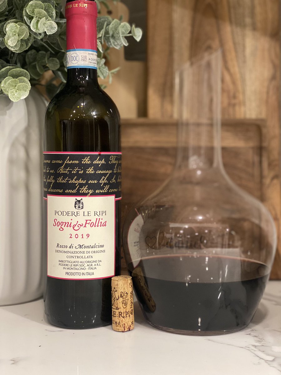 dpen_cc's tweet image. Stunning rosso followed by a nice young cc trio #weekendwines #chianticlassico #montalcino #sangiovese #chiantilove #ccguy #podereleripi #badiaacoltibuono #roccadimontegrossi @CastellareWine @chianticlassico @ChiantiNews