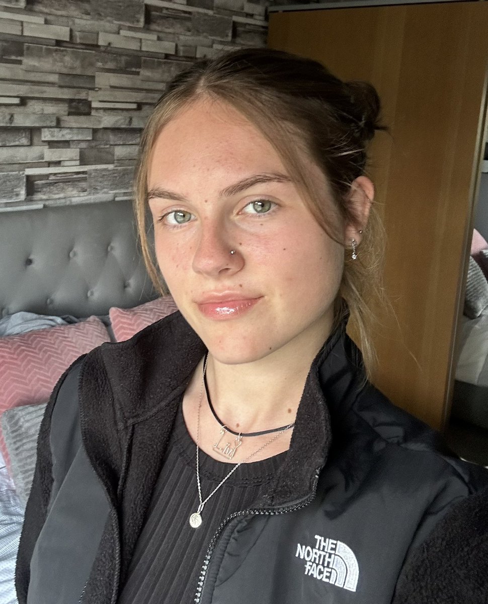 Liv_JD's tweet photo. Thank you for all the support on devil in you so far!
It really means a lot 🫶🏻

It’s available on most major streaming platforms, keep streaming!!

#originalmusic #musician #producer #guitarist #singer #homestudio #livjdmusic https://t.co/FrUJptHgEc