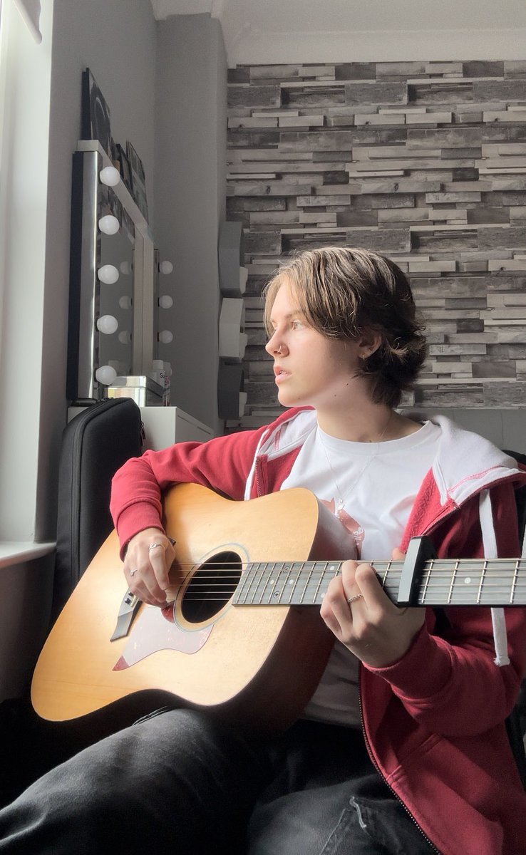 Liv_JD's tweet photo. Thank you for all the support on devil in you so far!
It really means a lot 🫶🏻

It’s available on most major streaming platforms, keep streaming!!

#originalmusic #musician #producer #guitarist #singer #homestudio #livjdmusic https://t.co/FrUJptHgEc