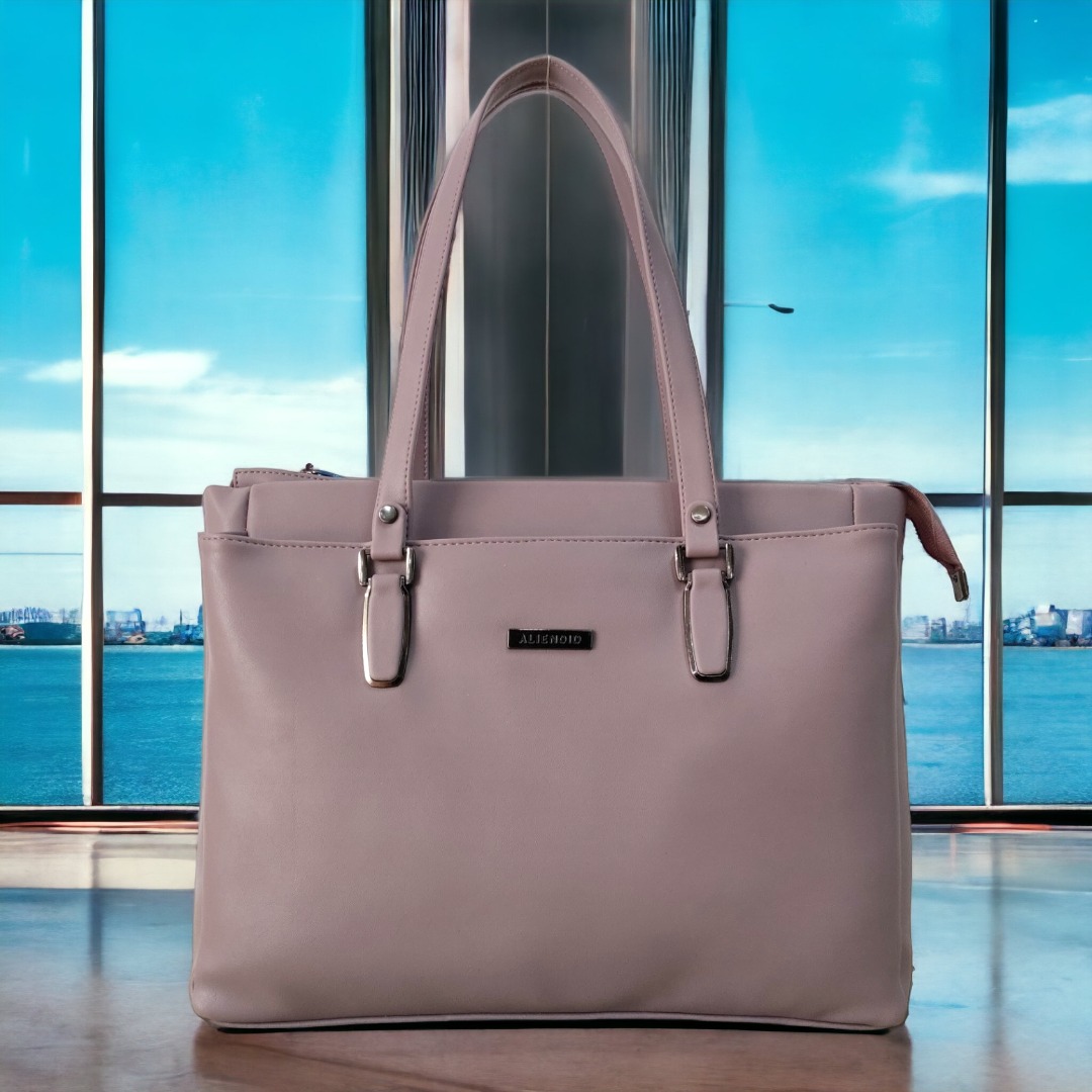 Alienoid_India's tweet photo. Dazzle in sophistication with Alienoid's divine handbags! 📷📷 Perfectly sized at 16" length, 5.5" width, 11.5" height – every detail crafted for elegance. To own this beauty, WhatsApp: 9326779916. #AlienoidCharm #EleganceDefined #ChicDimensions #OrderNow https://t.co/GhgfiQdf3t