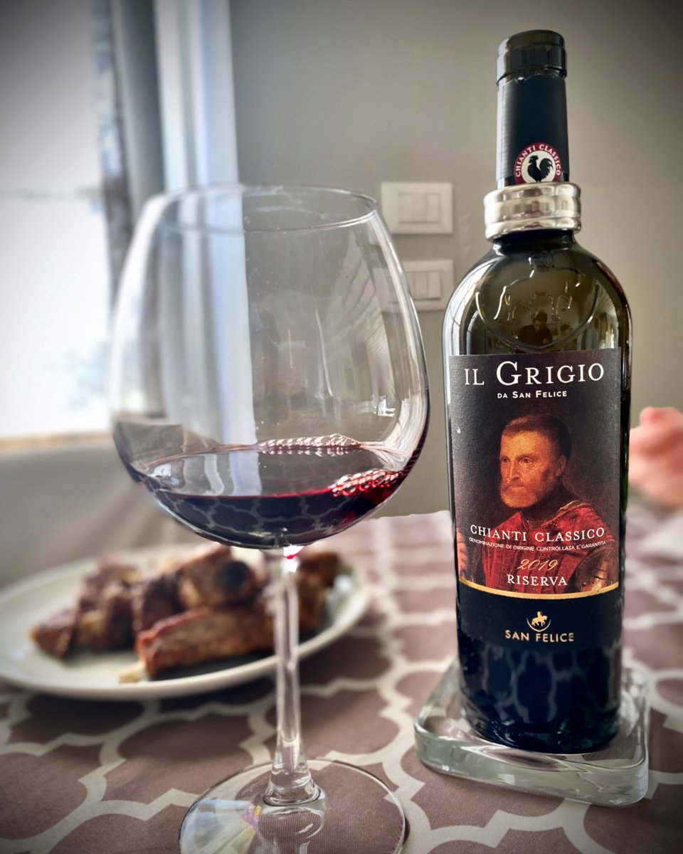 LoreBraca07's tweet photo. #winetasting 🍷 #clianticlassico #tuscany #GoodVibes #SundayMood https://t.co/4k5avsaBsq