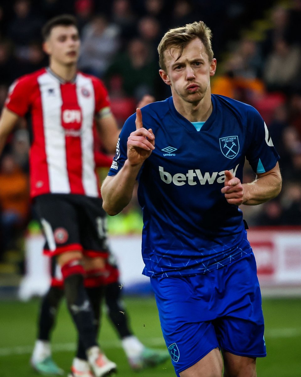 brfootball's tweet photo. 78’—Ward-Prowse gives West Ham the 2-1 lead from the spot
90+1’—Sheff Utd down to 10 after Brewster is sent off
90+7’—West Ham down to 10 after Coufal is sent off
90+13’—McBurnie makes it 2-2 for Sheff Utd from the spot

The end to Sheff Utd vs. West Ham was a wild one 😮‍💨 https://t.co/wYoCOAFVoo