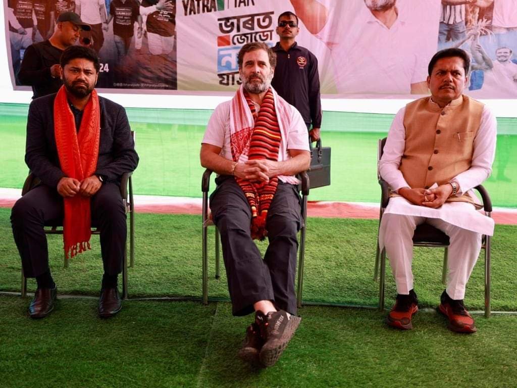 lurinjtgogoi's tweet photo. 1/2: Met Shri @RahulGandhi today on the sidelines of the #BharatJodoNyayYatra. Expressed my appreciation &amp; support for the endeavor. Requested him to raise the issues of Assam in the national level and I am confident he will do so. https://t.co/habuMzQLAq
