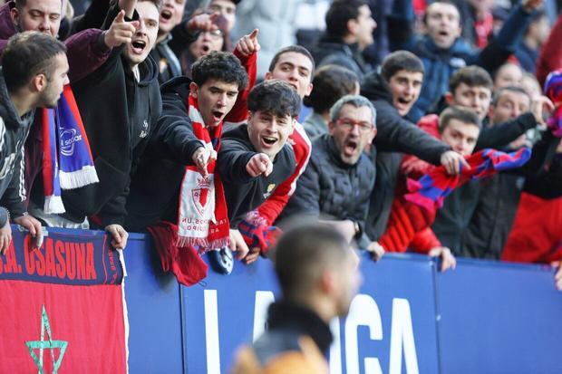 Me encuentro llorando con esta secuencia (gol de Areso de por medio)

A mamar bien fuerte Mitrovic