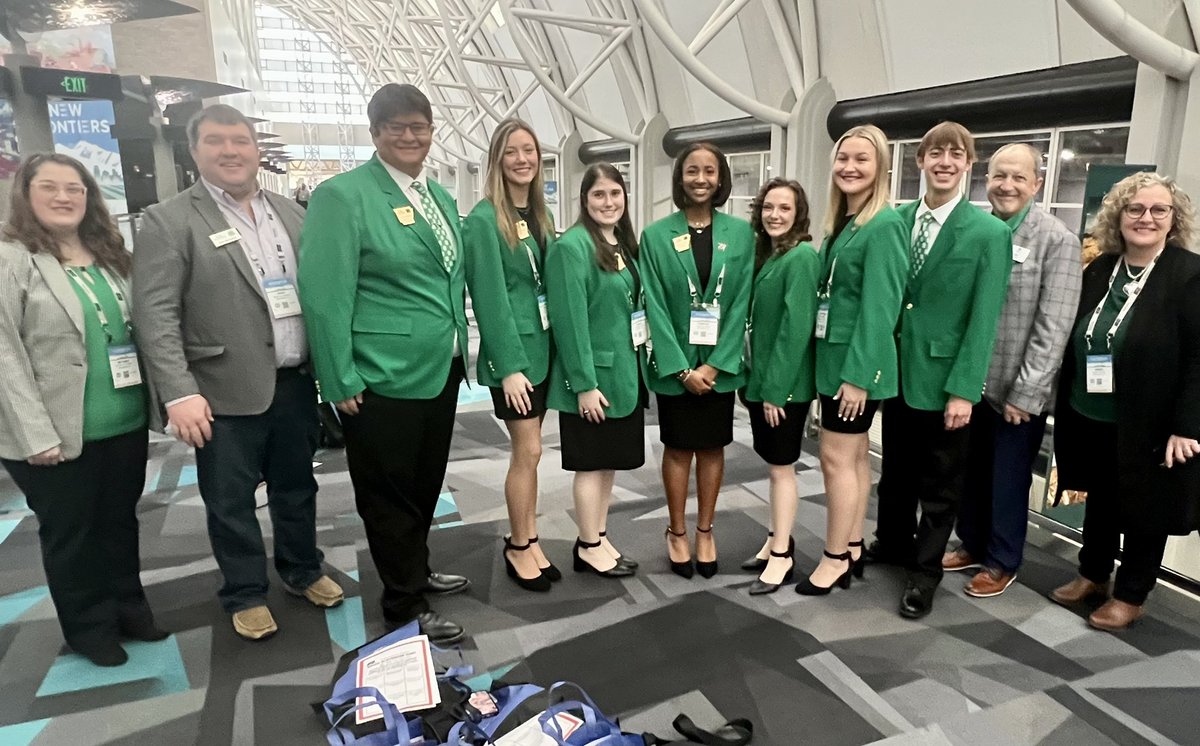 ArFB's tweet photo. @Arkansas4H officers along with admins Dr. Debbie Nistler and Jesse Bocksnick met with 4-H leaders from other states early Sunday at the American Farm Bureau Convention in Salt Lake City. #afbf24 https://t.co/TIEr4L4uBG