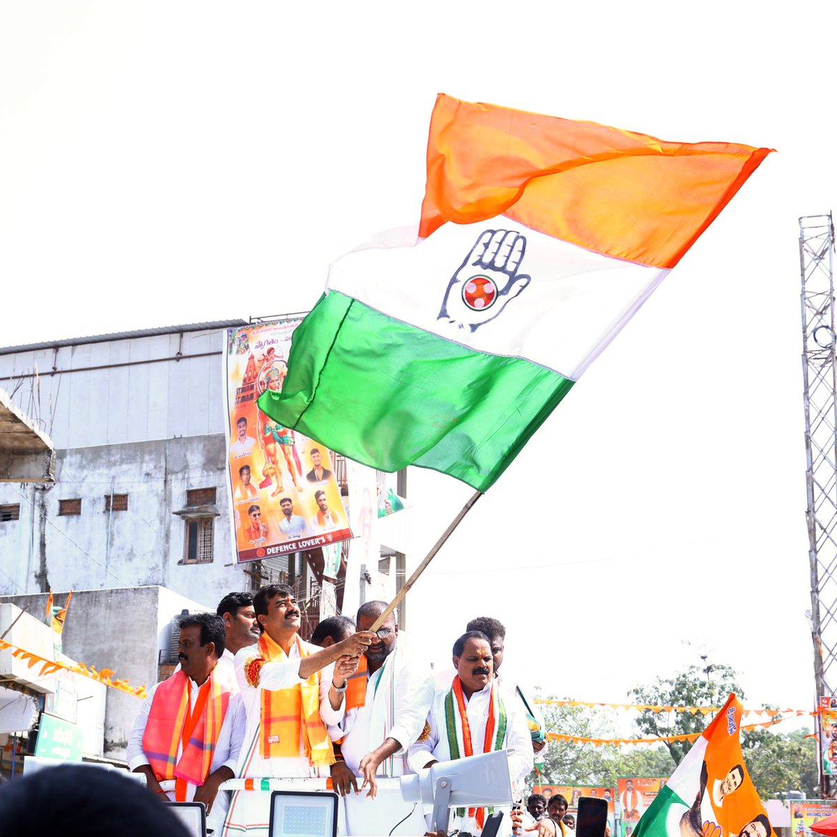 VamsiChandReddy's tweet photo. #YouthCongress flag, flying high in #Mahabubnagar Lok Sabha, #Telangana!

@IYC @srinivasiyc @ShivaSenaIYC @IYCTelangana https://t.co/A2HNIJNjkH