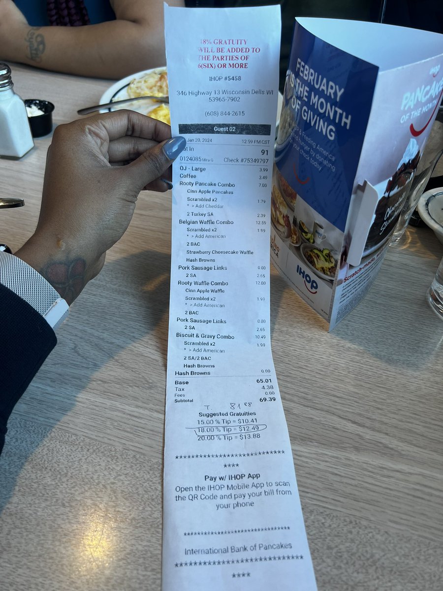 LocsOfCoco's tweet photo. I will never support @IHOP again; their food is mediocre, and the service is trash. If you choose to, please proceed cautiously, especially if you're a group of American citizens dining in. Oh and here’s my receipt 🙂 https://t.co/ir87gxamIi