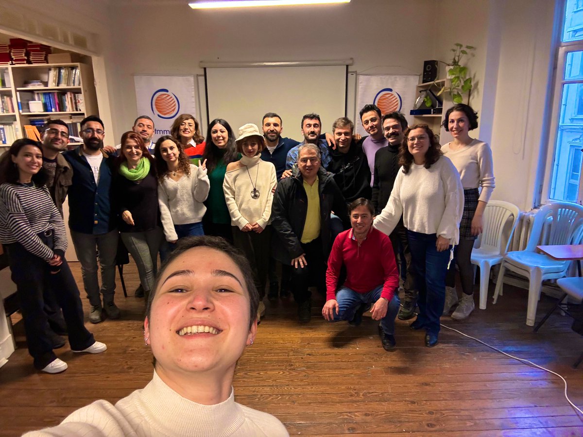 Çevre Mühendisleri Odası İstanbul Şubesi’nde “emek, bilim ve doğa” diyerek ranta ve doğa talanına hayır diyen, sermaye için değil toplum için mühendislik diyen Demokrat Çevre Mühendisleri yine kazandı! 
Yaşasın ÇMO, yaşasın dayanışmamız!
#BuDavetBizim #DemokratÇevreMühendisleri