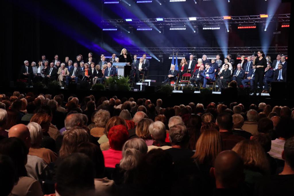 MTabarot's tweet image. Et puisque j’aborde les questions internationales il faudra veiller à ce que la France reste solide sur ses convictions. Car nous voyons les tensions avec le terrorisme et les guerres. Dans cette période cruciale nous n’avons pas le droit d’être faibles #Voeux2024 #LeCannet [1/7]