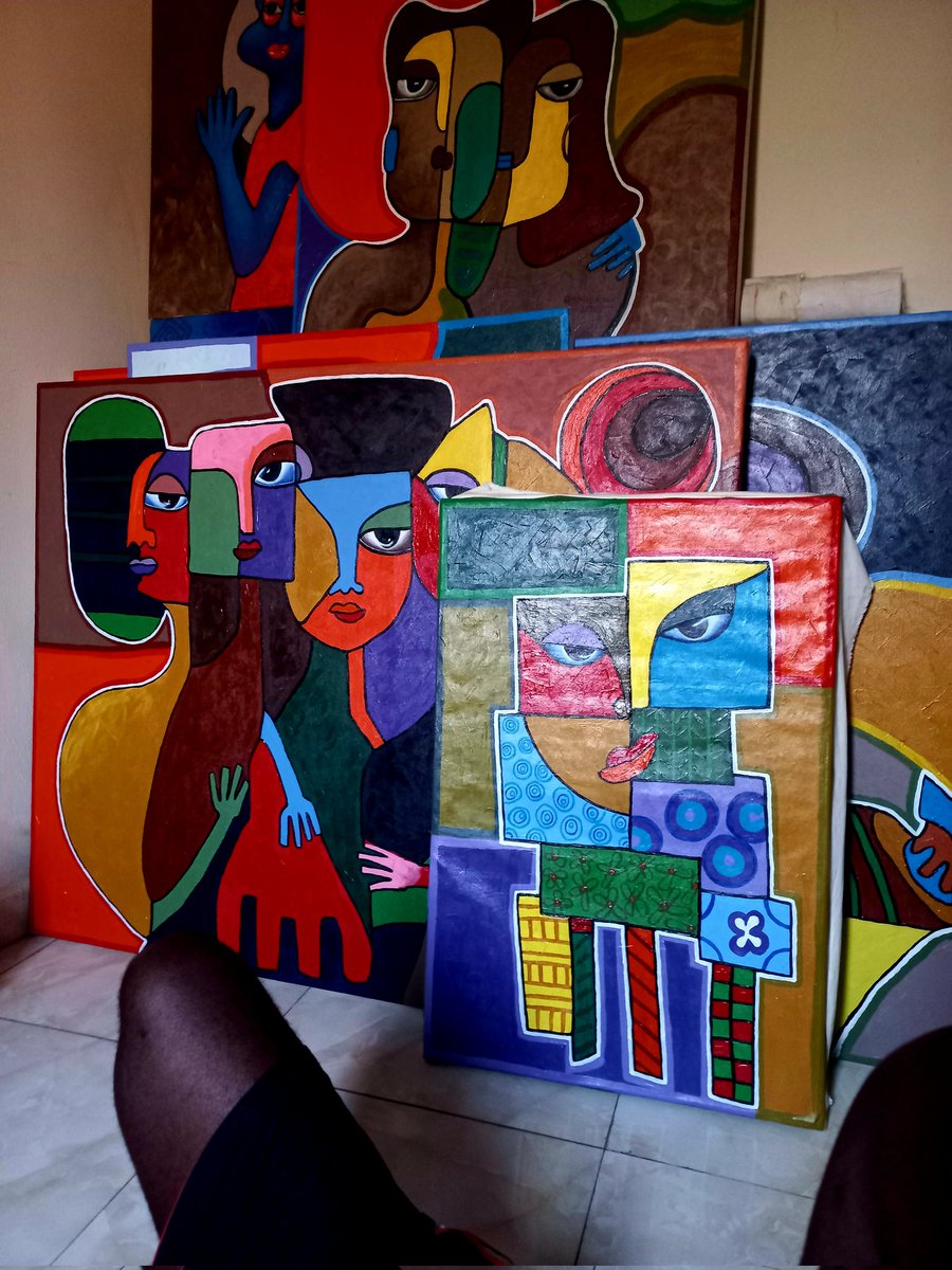 SunDay StuDio SesSion. #colourfulart #omonusalisu #interiordecorator