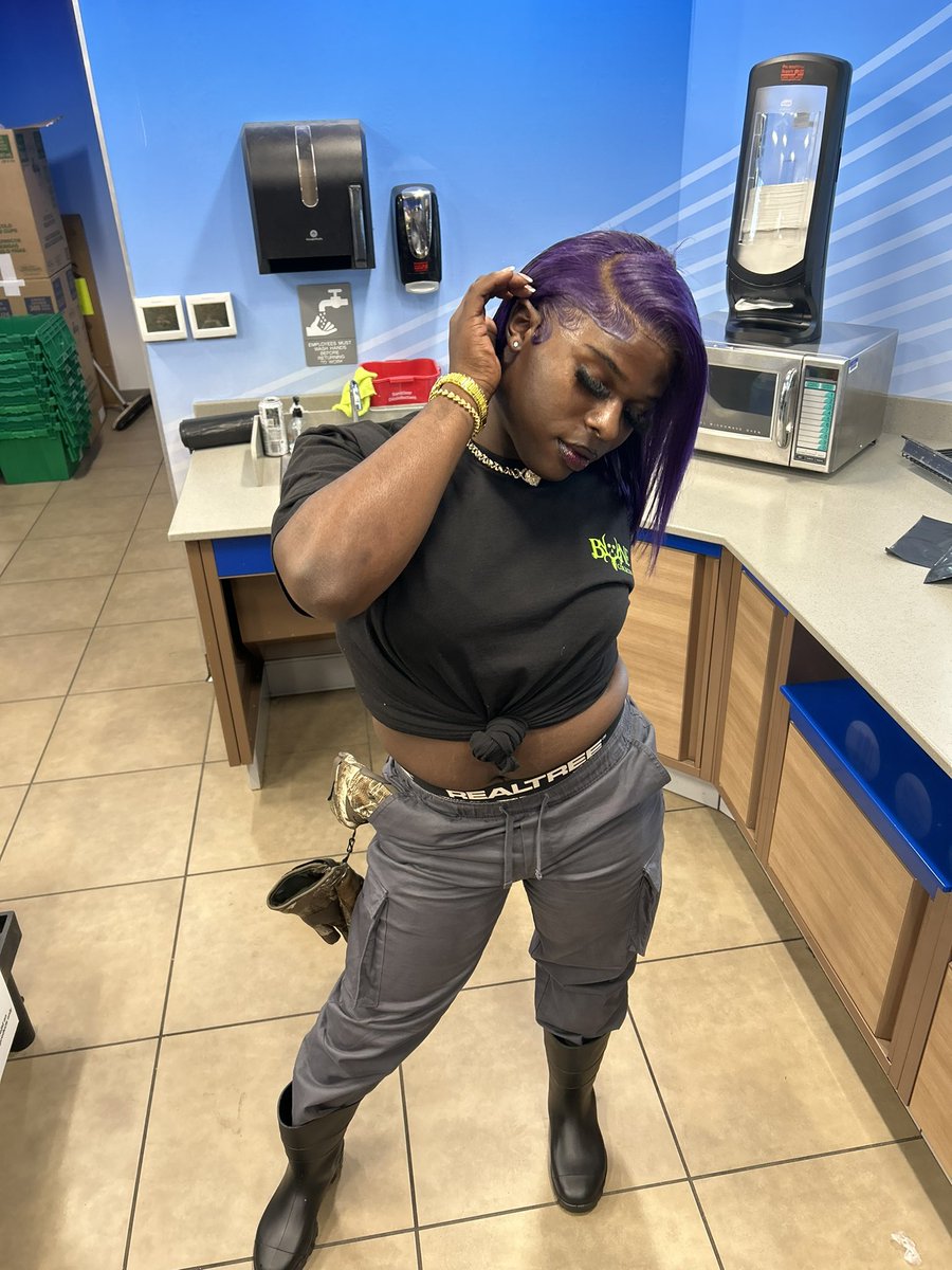 bubbasgalore's tweet photo. CAMO DAY SIS😍💜 #camoparty https://t.co/SWiAGnShHQ