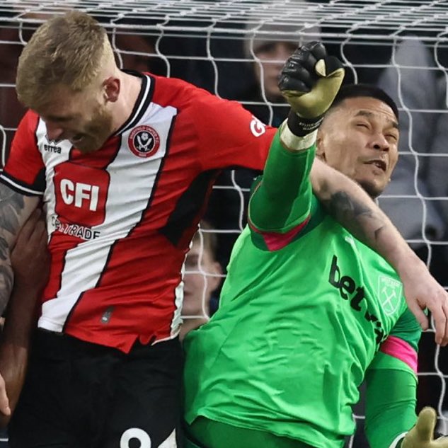 WestHam_Central's tweet photo. Penalty, Sheffield United 🤷‍♂️ https://t.co/qHBHbo6MqU