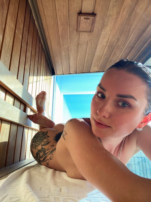 Hello 💖🥰🌈✨ #sundayvibes https://t.co/TcGQAsfB72<a href="/tag/sundayvibes"class="tags">#sundayvibes</a>