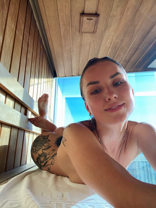 Hello 💖🥰🌈✨ #sundayvibes https://t.co/TcGQAsfB72<a href="/tag/sundayvibes"class="tags">#sundayvibes</a>