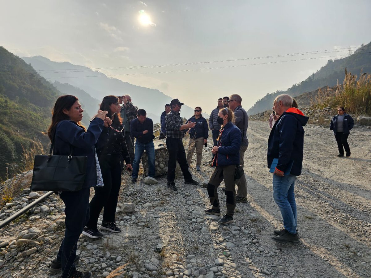 arunbshrestha's tweet photo. Had an enriching time accompanying @icimod #PAC* members to explore #Melamchi and #Bhotekoshi, sharing insights on the #multihazard characteristics of these watersheds.
#cascadinghazard ##extremeevents #GLOF #LDOF #EWS #transboundaryrisks https://t.co/6qxTLkNVlD