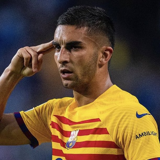 Hat-Tricks en lo que va del año de los mejores futbolistas del planeta.
Harry Kane: 0.
Jude Bellingham: 0.
Kylian Mbappé: 0.
Erling Haaland: 0.
El infravalorado Ferran Torres: 1.

Esto se dice y no pasa nada.